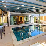 Villa Soeguet 1 - 4 Bedroom With Jacuzzi In Fethiye