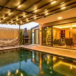 Soeguet 1 - 4 Bedroom With Jacuzzi In