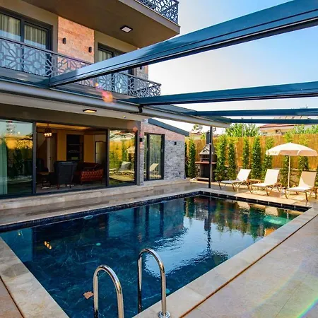 别墅 Soeguet 1 - 4 Bedroom With Jacuzzi In