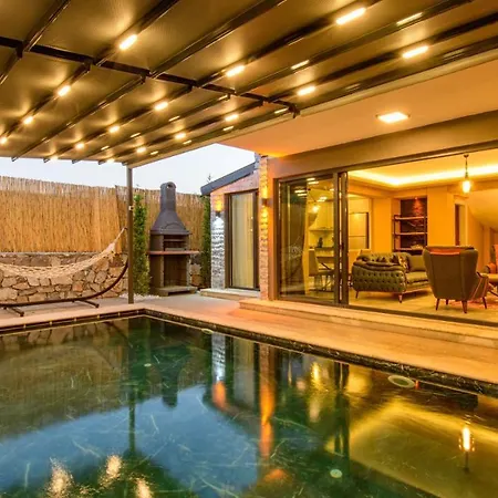 Soeguet 1 - 4 Bedroom With Jacuzzi In