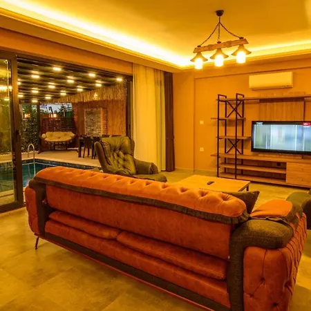 Söğüt 1 - 4 Bedroom With Jacuzzi In Villa *