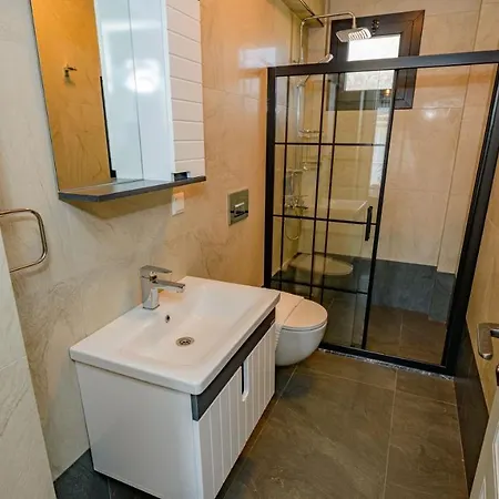 Söğüt 1 - 4 Bedroom With Jacuzzi In