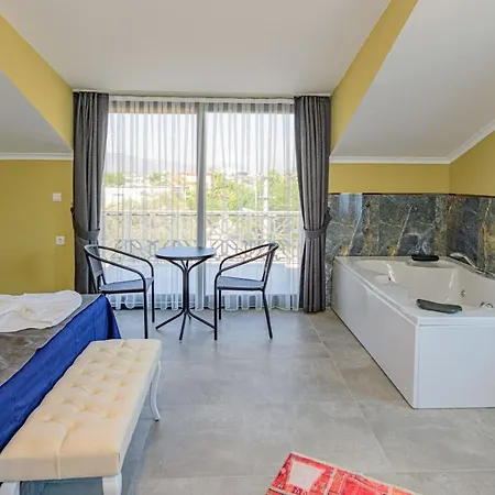 Söğüt 1 - 4 Bedroom With Jacuzzi In