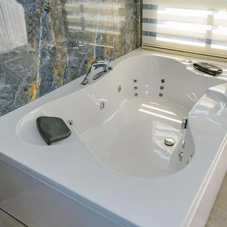 Söğüt 1 - 4 Bedroom With Jacuzzi In *