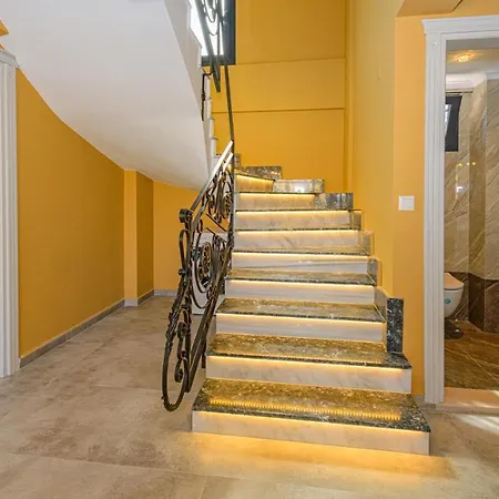 Villa Söğüt 1 - 4 Bedroom With Jacuzzi In *