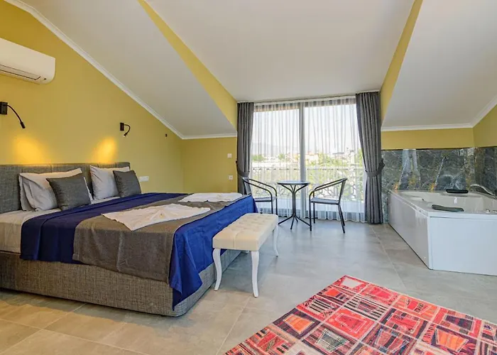 Soeguet 1 - 4 Bedroom With Jacuzzi In Фетхие