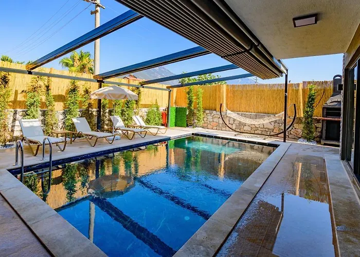 Soeguet 1 - 4 Bedroom With Jacuzzi In Фетхие