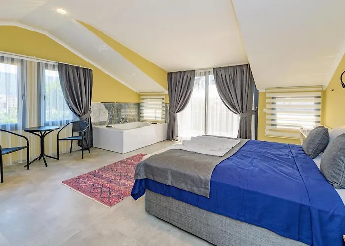 Soeguet 1 - 4 Bedroom With Jacuzzi In Вилла *