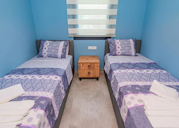 Вилла Soeguet 1 - 4 Bedroom With Jacuzzi In *