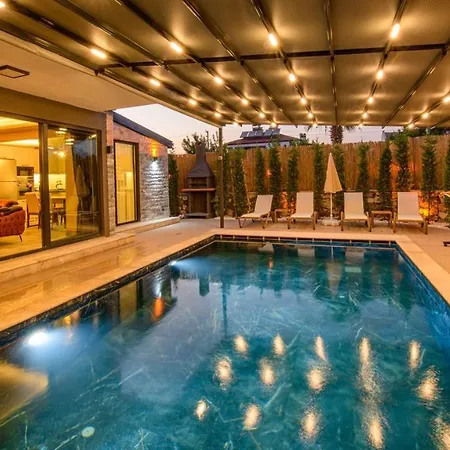 Soeguet 1 - 4 Bedroom With Jacuzzi In Villa Fethiye